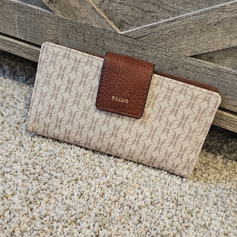 Fossil Women's Beige and Brown Key Holder